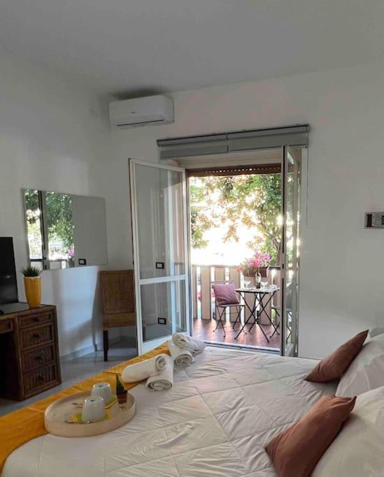 3 Fermate Dal Colosseo - Casa Vacanze Elena - 50 M Da Metro Garbatella Рим Екстериор снимка