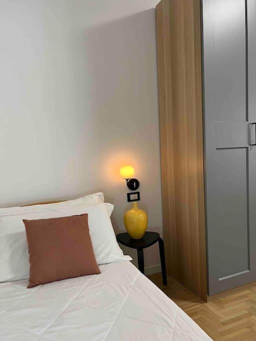 3 Fermate Dal Colosseo - Casa Vacanze Elena - 50 M Da Metro Garbatella Рим Екстериор снимка