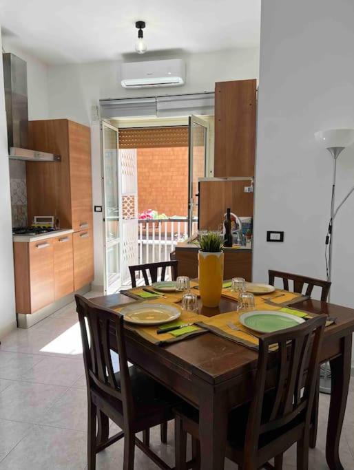 3 Fermate Dal Colosseo - Casa Vacanze Elena - 50 M Da Metro Garbatella Рим Екстериор снимка