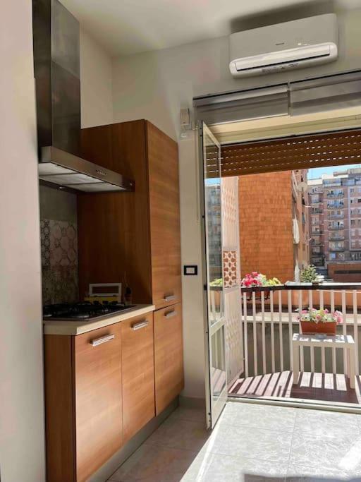 3 Fermate Dal Colosseo - Casa Vacanze Elena - 50 M Da Metro Garbatella Рим Екстериор снимка
