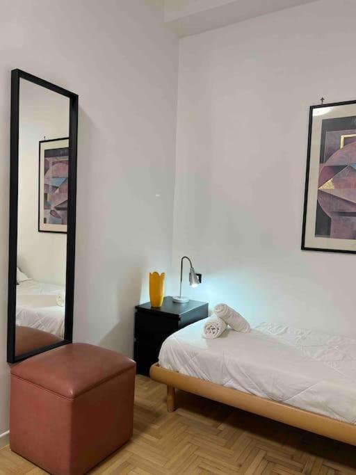 3 Fermate Dal Colosseo - Casa Vacanze Elena - 50 M Da Metro Garbatella Рим Екстериор снимка