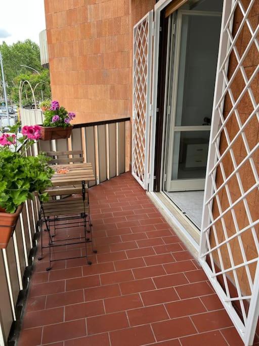 3 Fermate Dal Colosseo - Casa Vacanze Elena - 50 M Da Metro Garbatella Рим Екстериор снимка